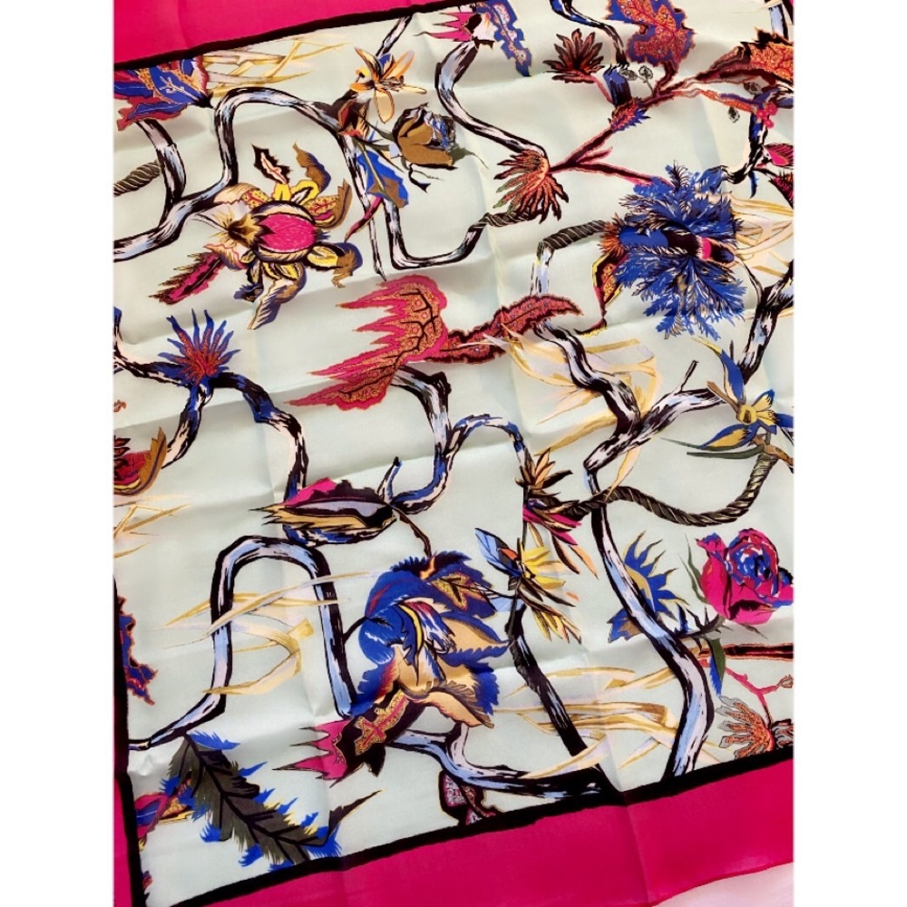 Balenciaga Scarf - Picture 2 of 5